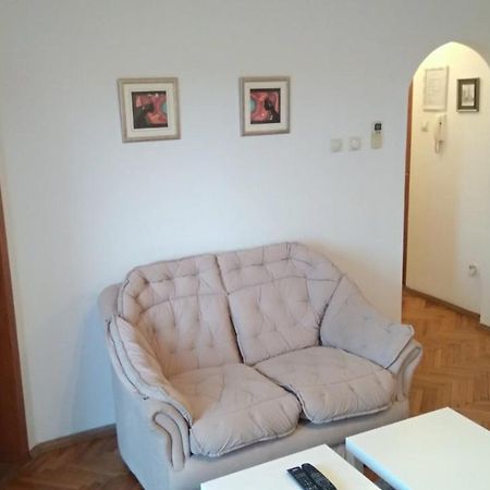 Jovana'S Apartment Novi Sad Luaran gambar
