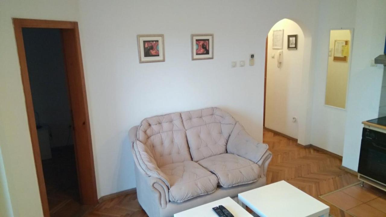 Jovana'S Apartment Novi Sad Luaran gambar