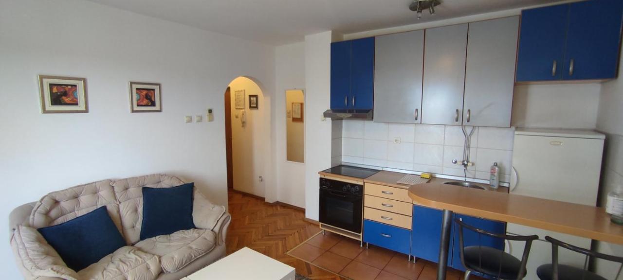 Jovana'S Apartment Novi Sad Luaran gambar