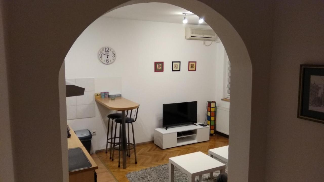 Jovana'S Apartment Novi Sad Luaran gambar