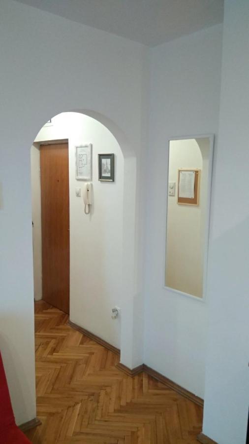 Jovana'S Apartment Novi Sad Luaran gambar